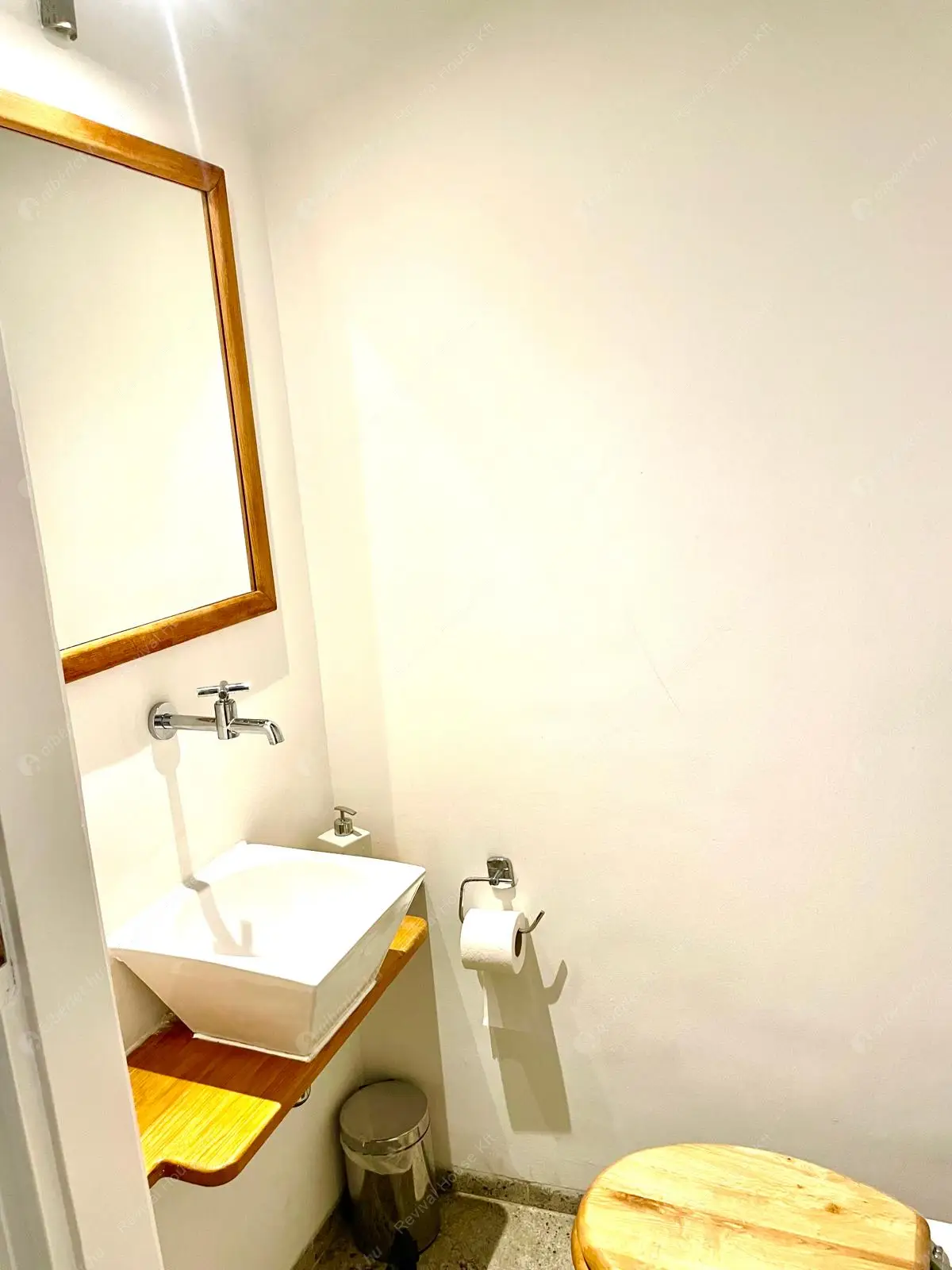 Kiadó albérlet 580000 Ft/hó áron: Budapest, V. kerület  Belgrád rakpart. Mérete: 100 nm, 4 szobás | Alberlet.hu - 6505949