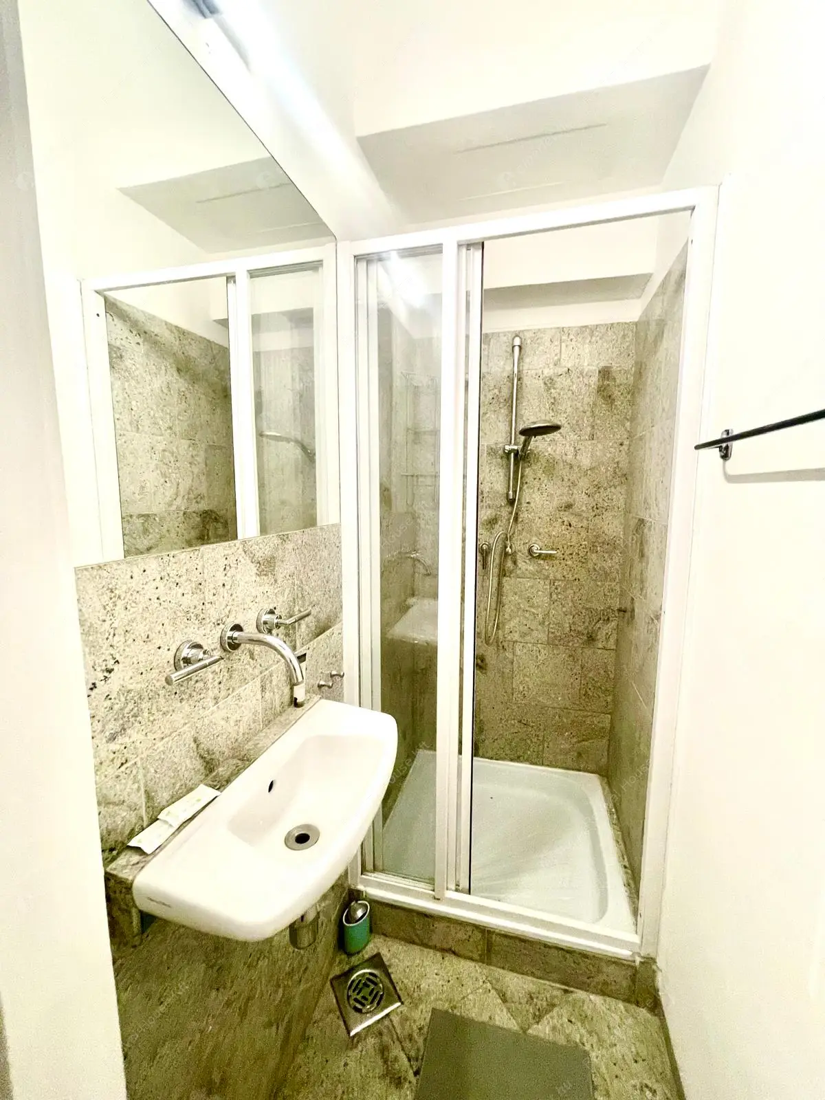 Kiadó albérlet 580000 Ft/hó áron: Budapest, V. kerület  Belgrád rakpart. Mérete: 100 nm, 4 szobás | Alberlet.hu - 6505950