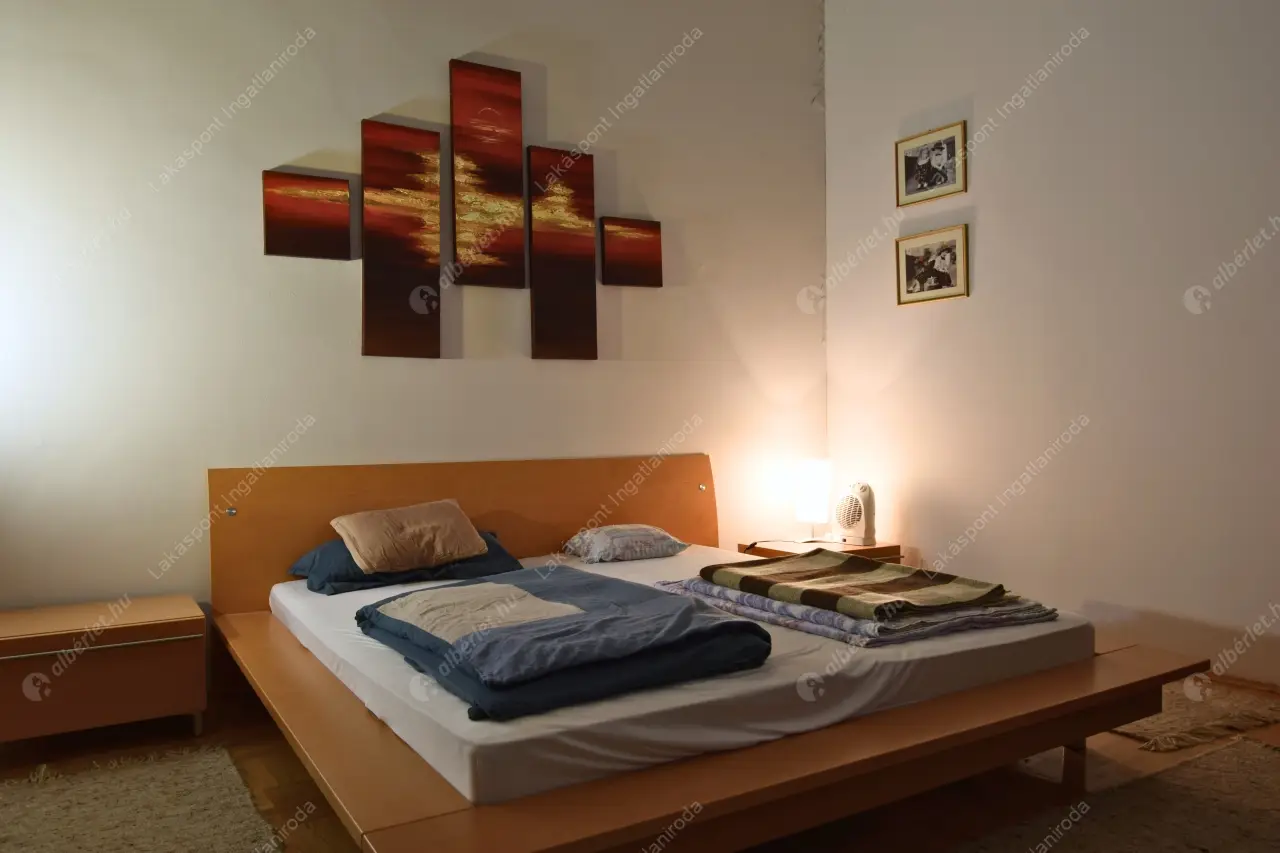 Kiadó albérlet 1150000 Ft/hó áron: Budapest, V. kerület  Belgrád rakpart. Mérete: 165 nm, 3 szobás | Alberlet.hu - 6544148