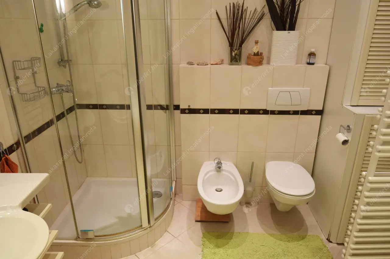 Kiadó albérlet 1150000 Ft/hó áron: Budapest, V. kerület  Belgrád rakpart. Mérete: 165 nm, 4 szobás | Alberlet.hu - 6544153