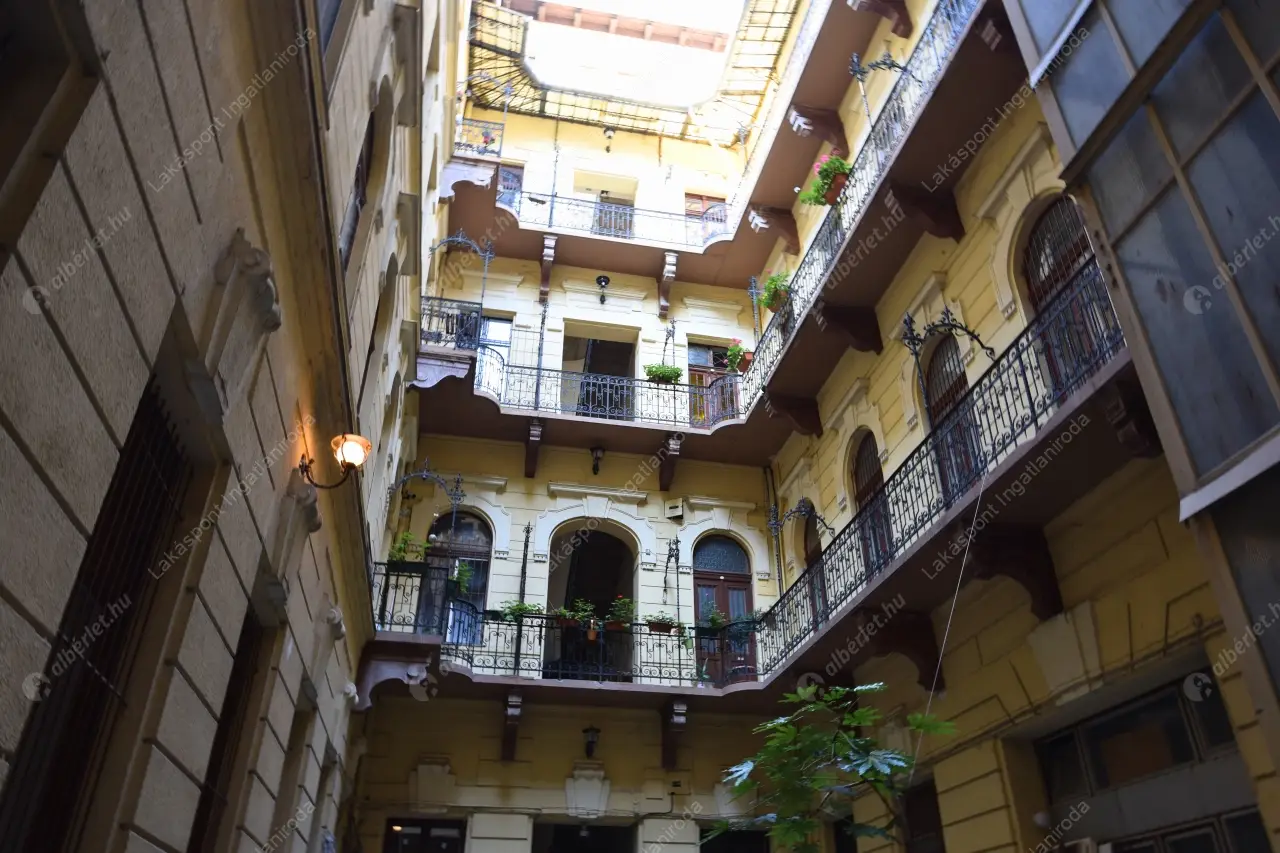 Kiadó albérlet 1150000 Ft/hó áron: Budapest, V. kerület  Belgrád rakpart. Mérete: 165 nm, 4 szobás | Alberlet.hu - 6544155