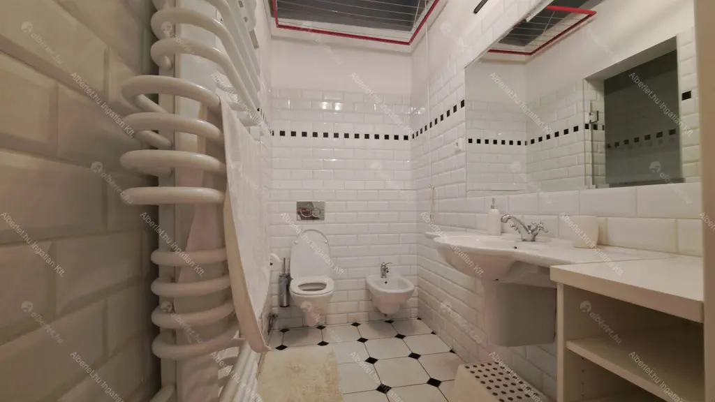 Kiadó albérlet 491000 Ft/hó áron: Budapest, V. kerület  Belgrád rakpart. Mérete: 72 nm, 2 szobás | Alberlet.hu - 6680557