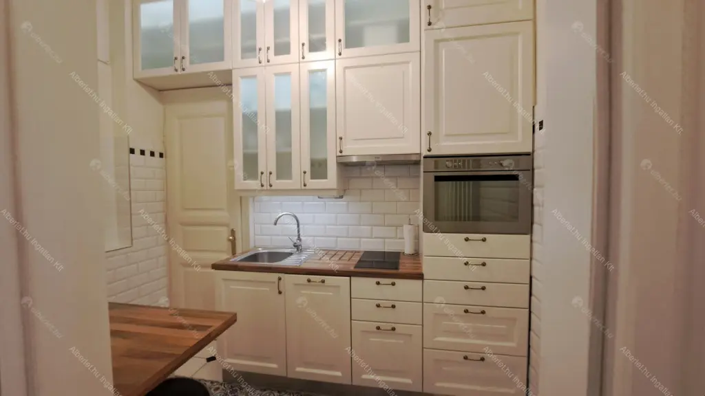 Kiadó albérlet 456000 Ft/hó áron: Budapest, V. kerület  Belgrád rakpart. Mérete: 72 nm, 2 szobás | Alberlet.hu - 6709596