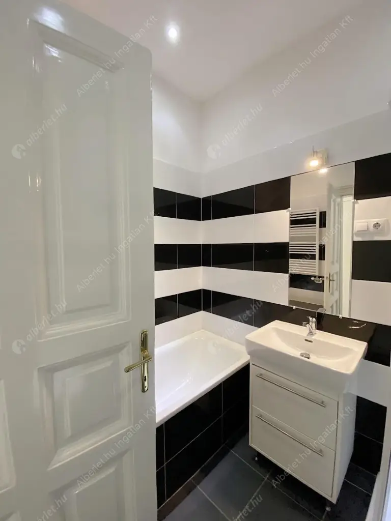 Kiadó albérlet 774000 Ft/hó áron: Budapest, V. kerület  Belgrád rakpart. Mérete: 83 nm, 2 szobás | Alberlet.hu - 6597470