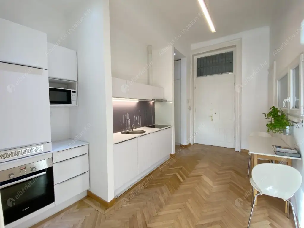 Kiadó albérlet 772000 Ft/hó áron: Budapest, V. kerület  Belgrád rakpart. Mérete: 83 nm, 2 szobás | Alberlet.hu - 6614901