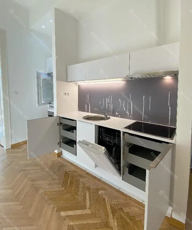 Kiadó albérlet 617000 Ft/hó áron: Budapest, V. kerület  Belgrád rakpart. Mérete: 83 nm, 2 szobás | Alberlet.hu - 6681680