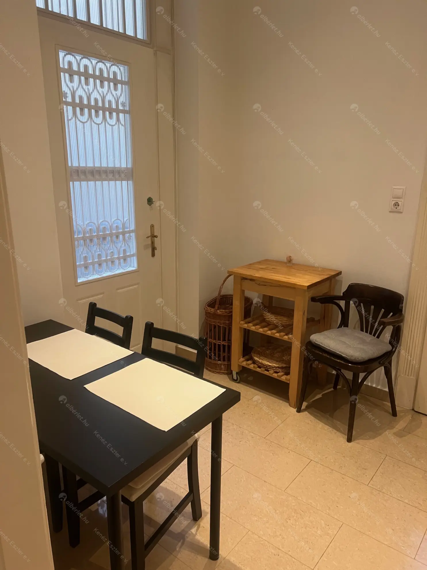 Kiadó albérlet 458000 Ft/hó áron: Budapest, V. kerület  Belgrád rakpart. Mérete: 86 nm, 2 szobás | Alberlet.hu - 6592122