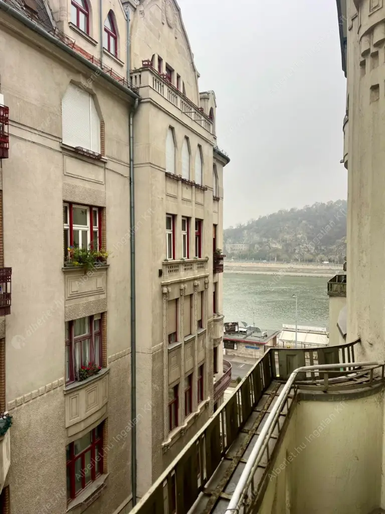 Kiadó albérlet 377000 Ft/hó áron: Budapest, V. kerület  Belgrád rakpart. Mérete: 86 nm, 2 szobás | Alberlet.hu - 6637517