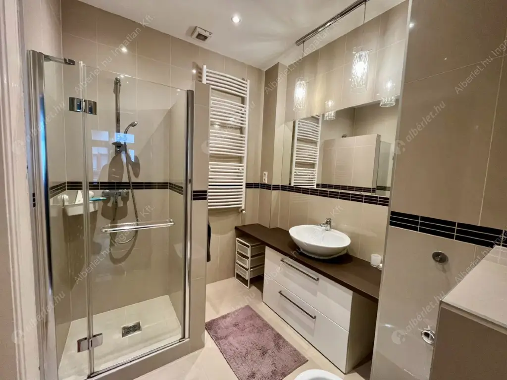 Kiadó albérlet 377000 Ft/hó áron: Budapest, V. kerület  Belgrád rakpart. Mérete: 86 nm, 2 szobás | Alberlet.hu - 6637522