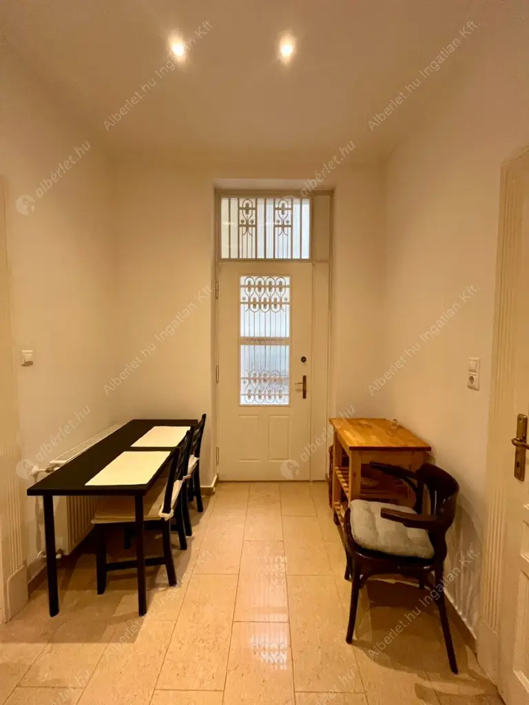 Kiadó albérlet 377000 Ft/hó áron: Budapest, V. kerület  Belgrád rakpart. Mérete: 86 nm, 2 szobás | Alberlet.hu - 6637526