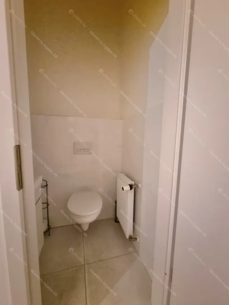 Kiadó albérlet 500000 Ft/hó áron: Budapest, V. kerület  Belgrád rakpart. Mérete: 90 nm, 3 szobás | Alberlet.hu - 6675130