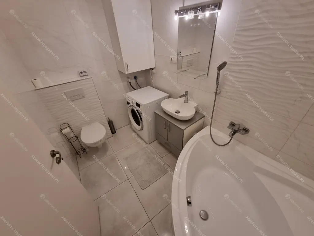 Kiadó albérlet 500000 Ft/hó áron: Budapest, V. kerület  Belgrád rakpart. Mérete: 90 nm, 3 szobás | Alberlet.hu - 6675132