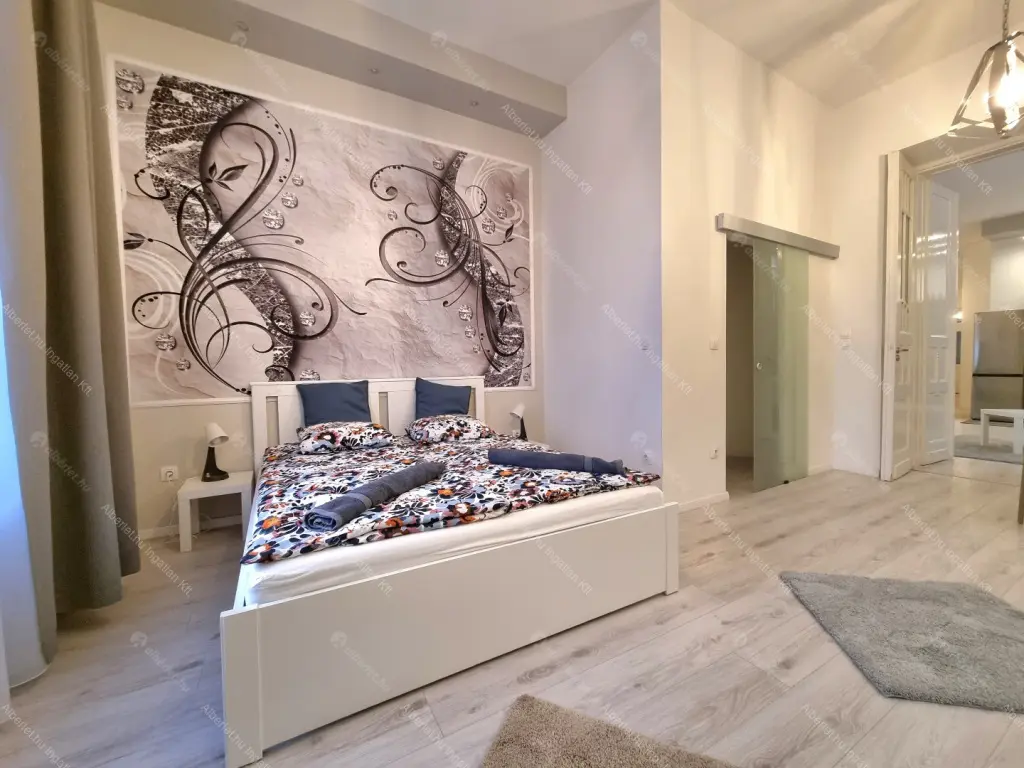 Kiadó albérlet 499000 Ft/hó áron: Budapest, V. kerület  Belgrád rakpart. Mérete: 90 nm, 3 szobás | Alberlet.hu - 6675513