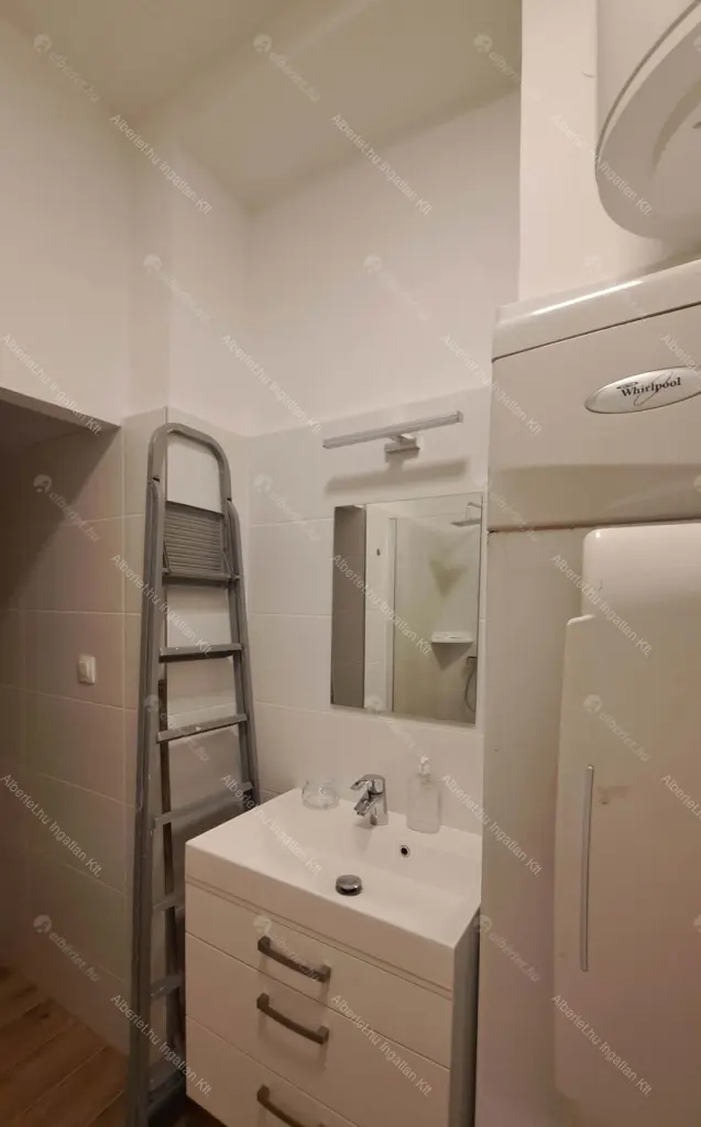 Kiadó albérlet 220000 Ft/hó áron: Budapest, V. kerület  Bihari János utca. Mérete: 39 nm, 1 szobás | Alberlet.hu - 6674331