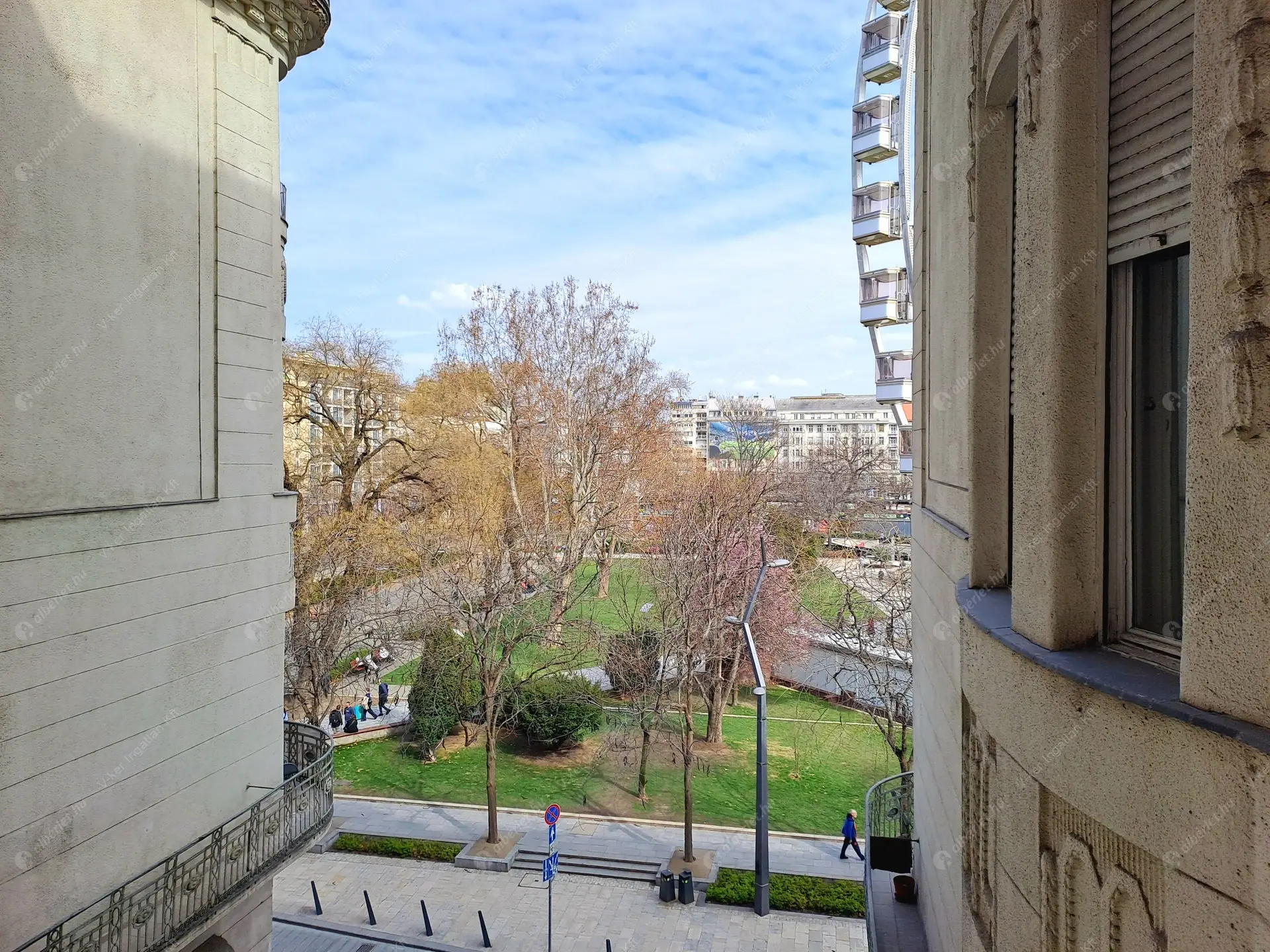 Kiadó albérlet 240000 Ft/hó áron: Budapest, V. kerület  Erzsébet tér. Mérete: 34 nm, 1 szobás | Alberlet.hu - 6434768