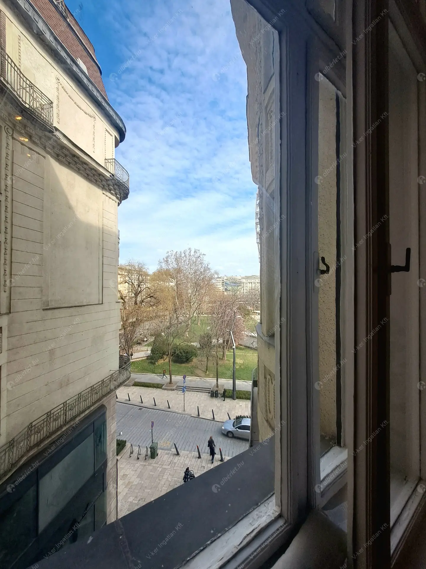 Kiadó albérlet 240000 Ft/hó áron: Budapest, V. kerület  Erzsébet tér. Mérete: 34 nm, 1 szobás | Alberlet.hu - 6434772