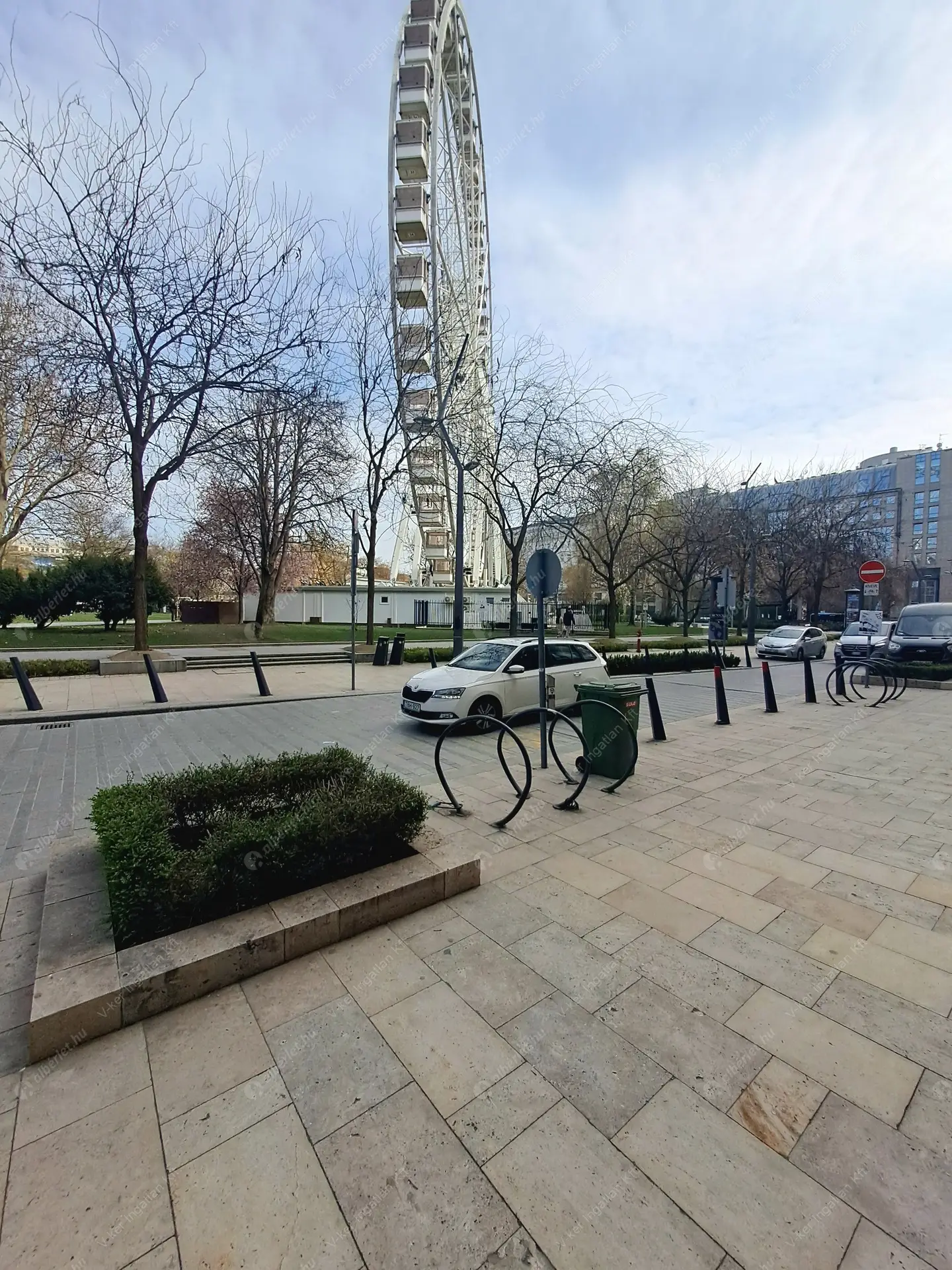 Kiadó albérlet 240000 Ft/hó áron: Budapest, V. kerület  Erzsébet tér. Mérete: 34 nm, 1 szobás | Alberlet.hu - 6434784