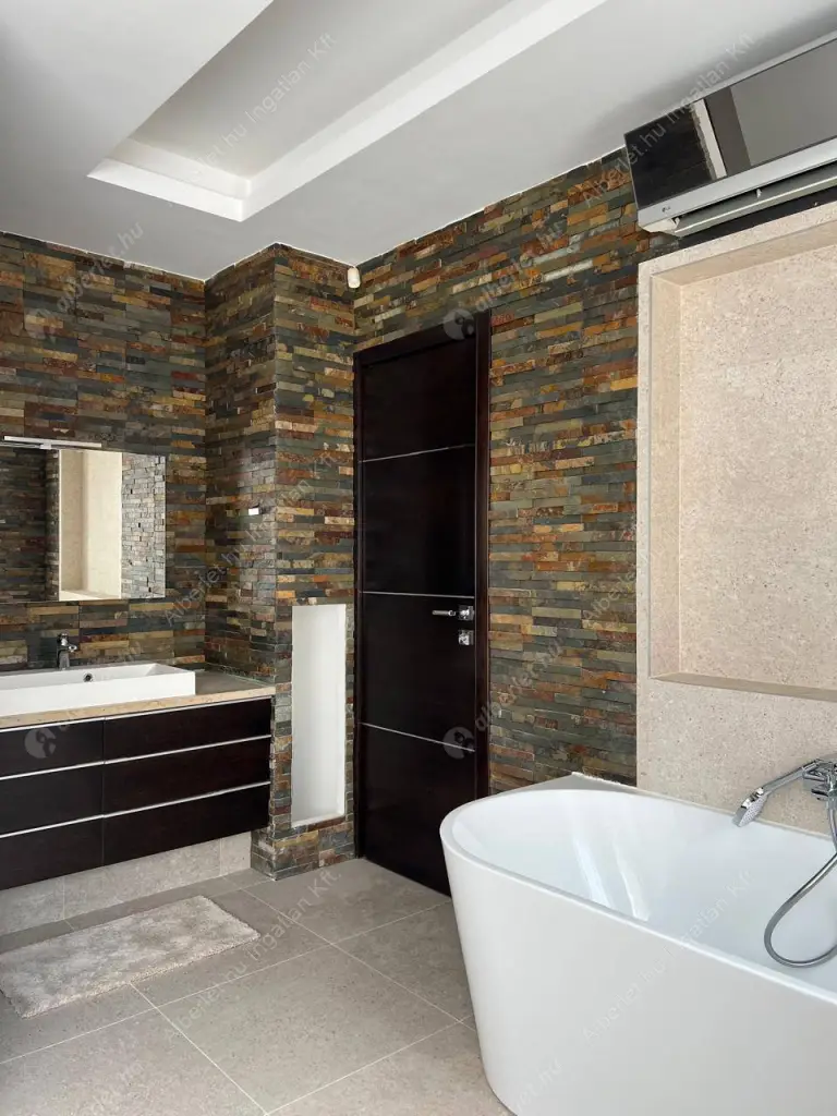 Kiadó albérlet 611000 Ft/hó áron: Budapest, V. kerület  Falk Miksa utca. Mérete: 100 nm, 3 szobás | Alberlet.hu - 6583398