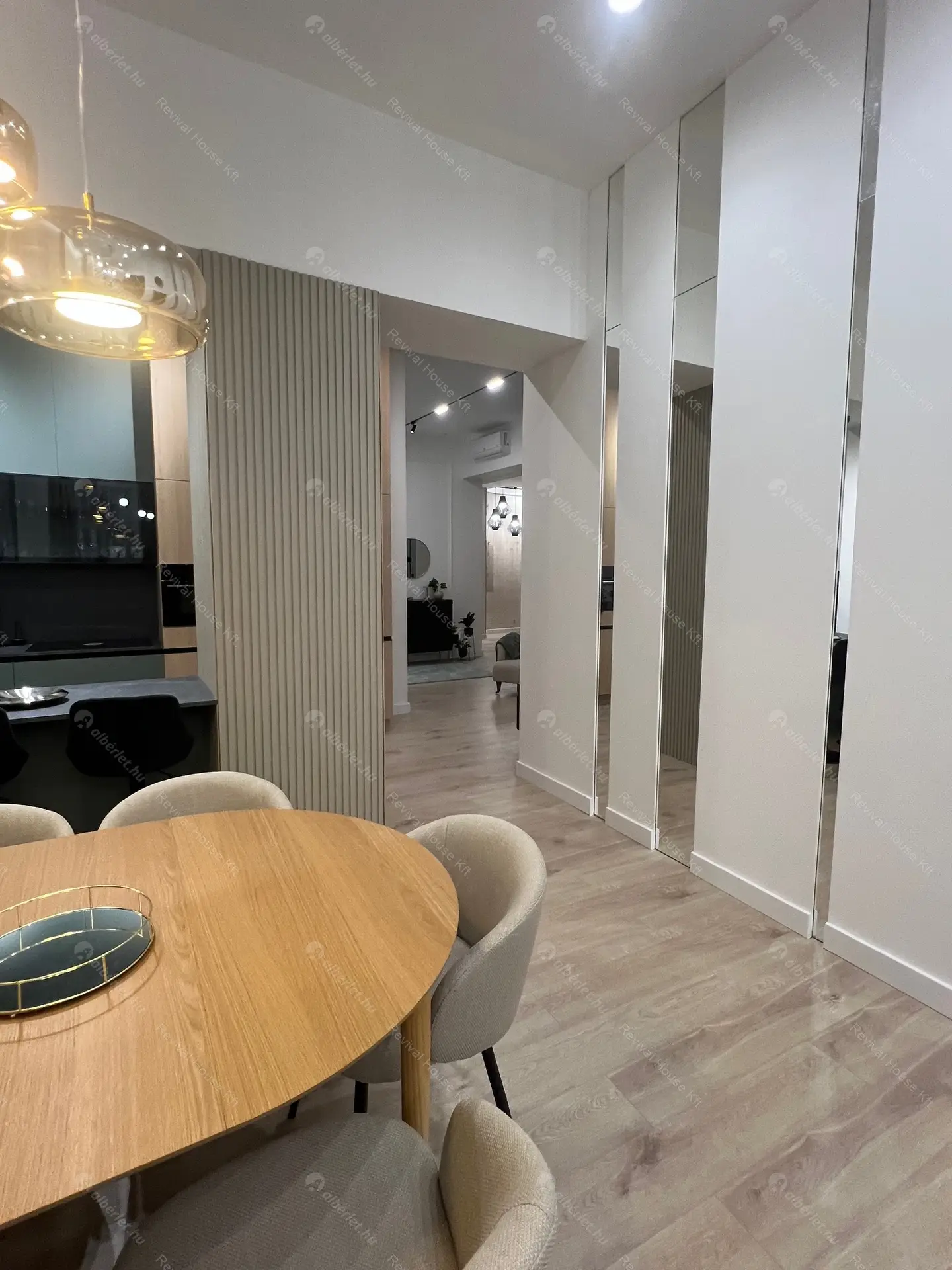 Kiadó albérlet 1164000 Ft/hó áron: Budapest, V. kerület  Falk Miksa utca. Mérete: 111 nm, 4 szobás | Alberlet.hu - 6526587