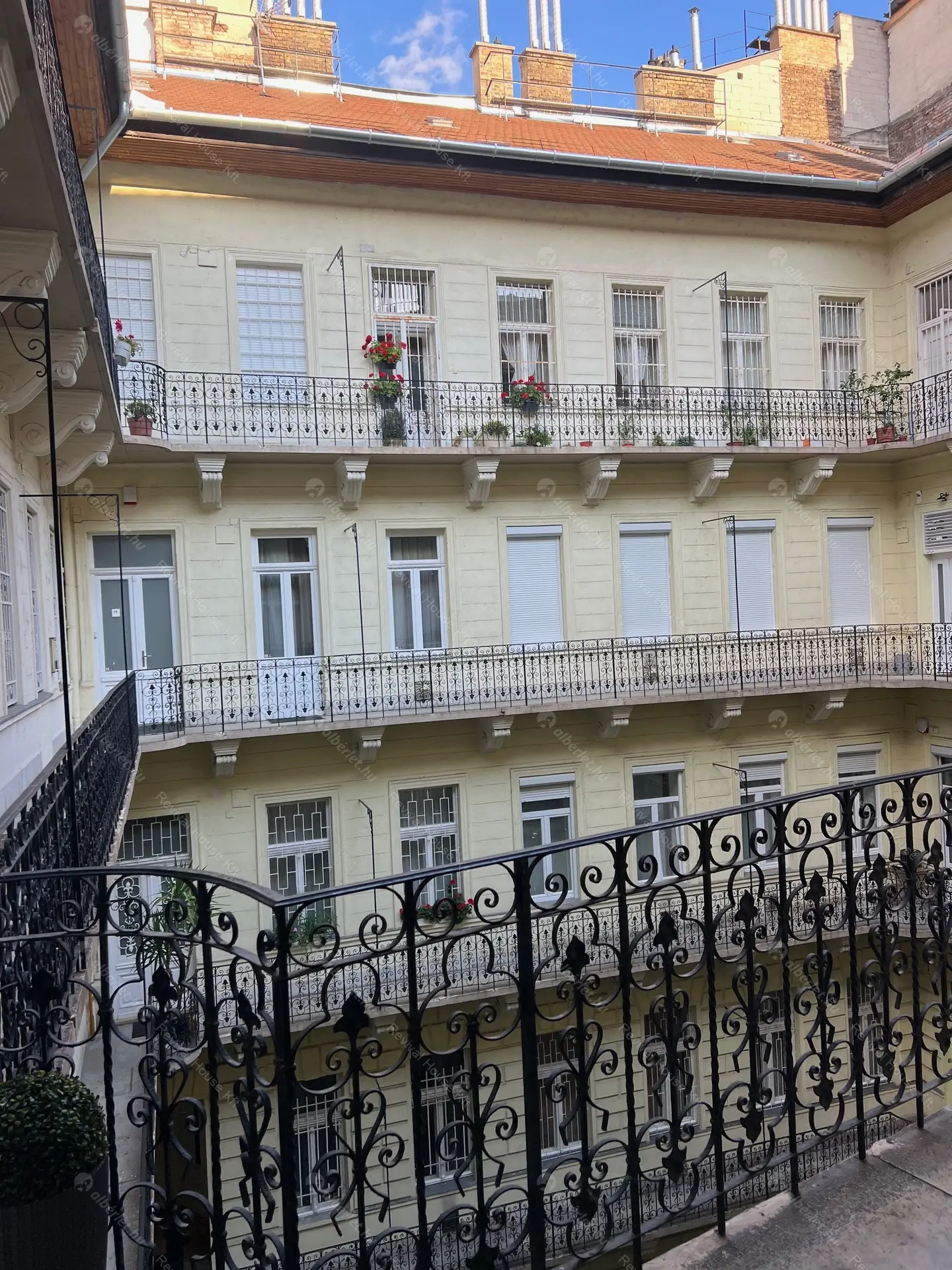 Kiadó albérlet 1164000 Ft/hó áron: Budapest, V. kerület  Falk Miksa utca. Mérete: 111 nm, 4 szobás | Alberlet.hu - 6526598