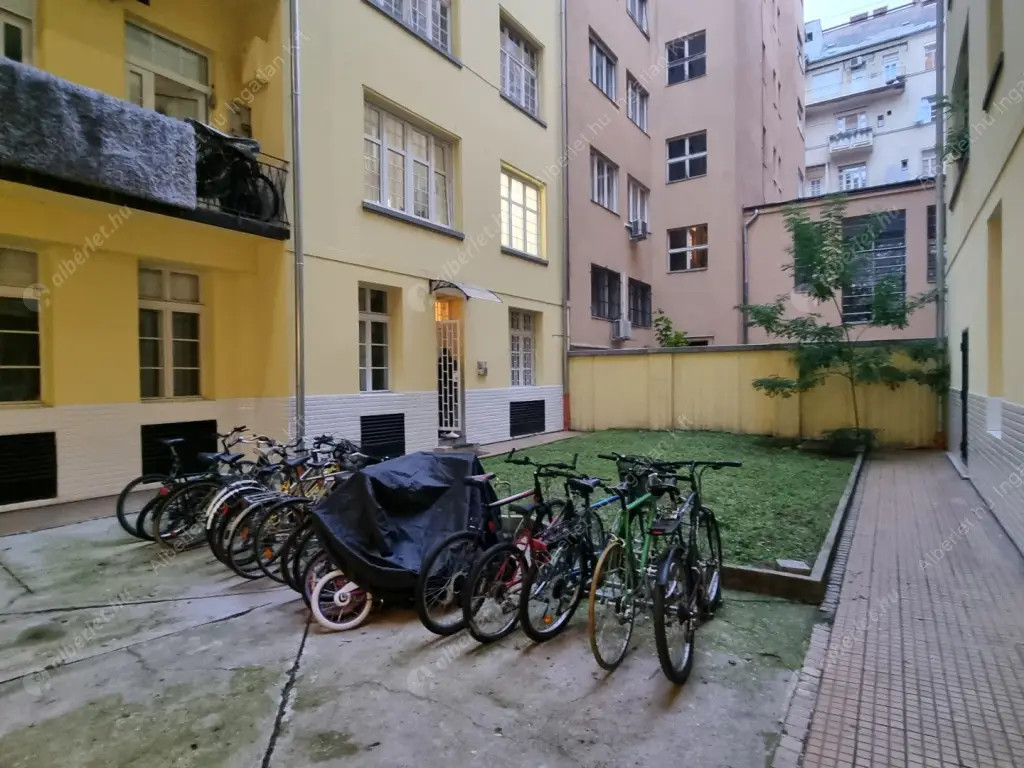 Kiadó albérlet 220000 Ft/hó áron: Budapest, V. kerület  Falk Miksa utca. Mérete: 31 nm, 1 szobás | Alberlet.hu - 6556540