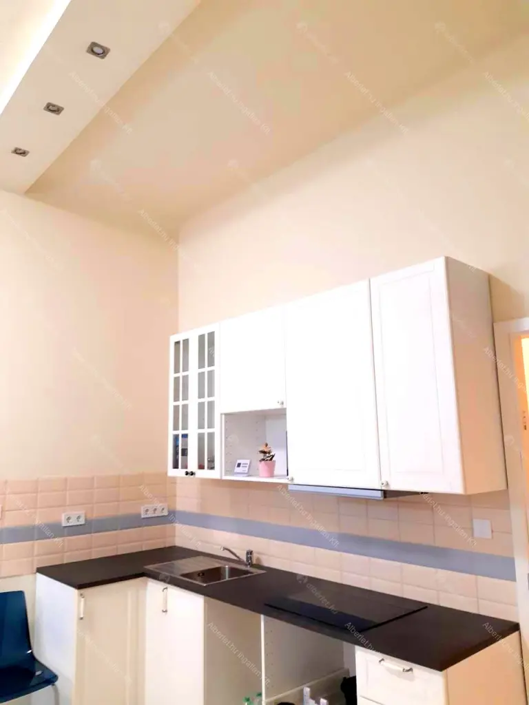 Kiadó albérlet 330000 Ft/hó áron: Budapest, V. kerület  Falk Miksa utca. Mérete: 70 nm, 3 szobás | Alberlet.hu - 6650204