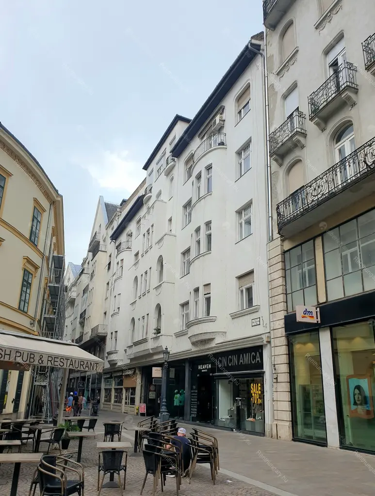 Kiadó albérlet 300000 Ft/hó áron: Budapest, V. kerület  Fehér Hajó utca. Mérete: 75 nm, 2 szobás | Alberlet.hu - 5351881