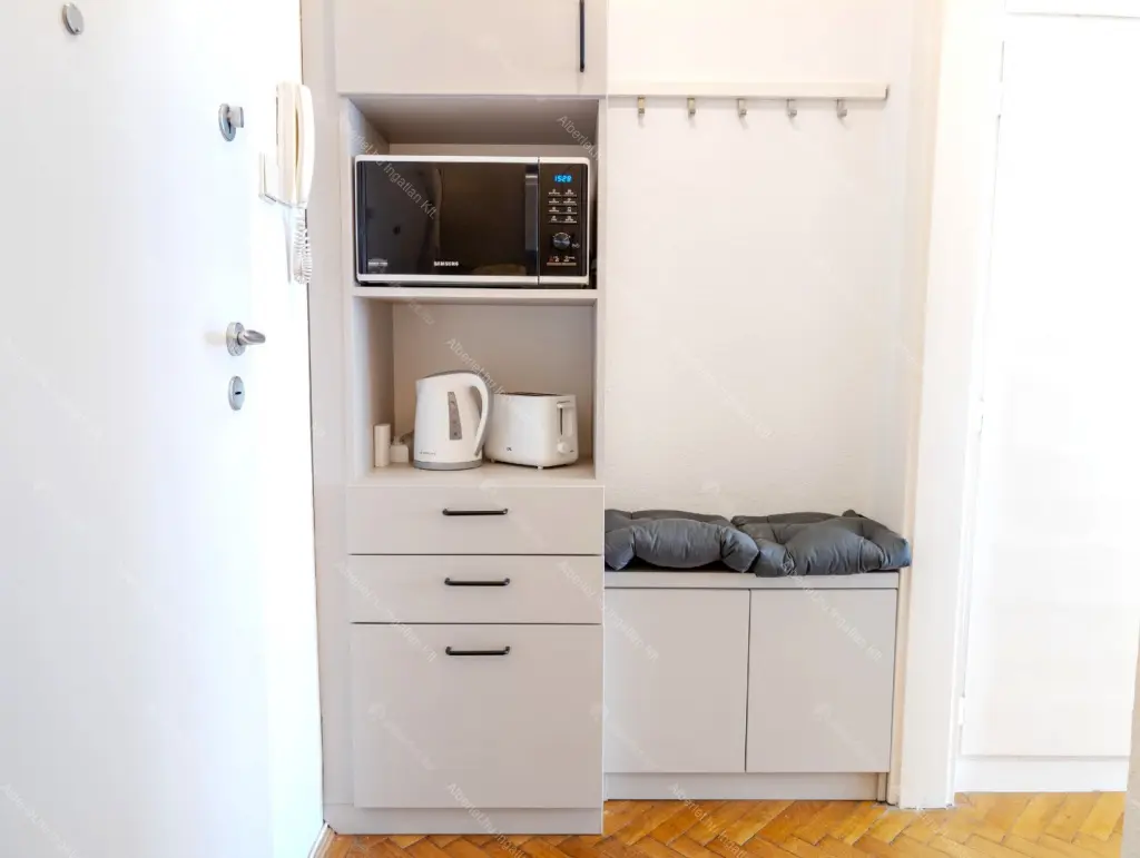 Kiadó albérlet 255000 Ft/hó áron: Budapest, V. kerület  Galamb utca. Mérete: 35 nm, 1 szobás | Alberlet.hu - 6702097