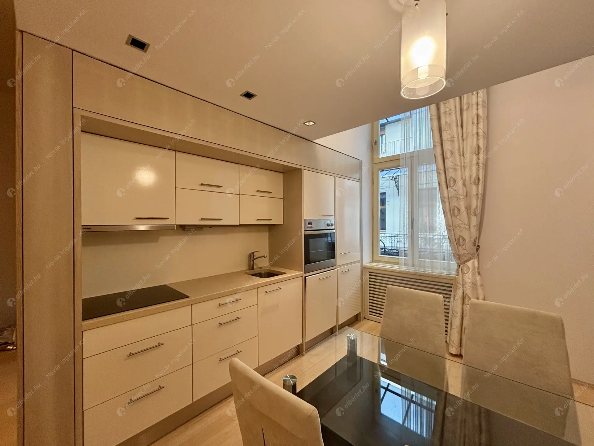 Kiadó albérlet 797000 Ft/hó áron: Budapest, V. kerület  Garibaldi utca. Mérete: 90 nm, 3 szobás | Alberlet.hu - 6333826