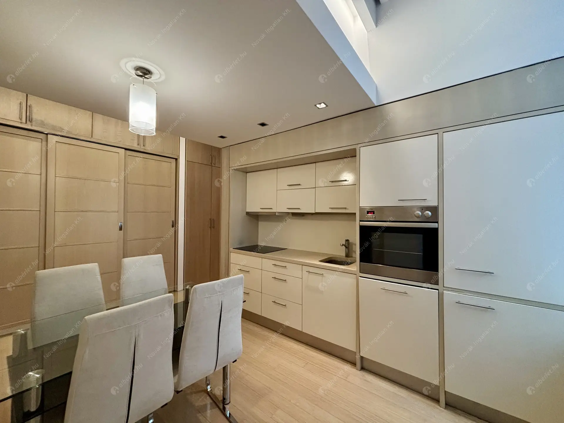 Kiadó albérlet 797000 Ft/hó áron: Budapest, V. kerület  Garibaldi utca. Mérete: 90 nm, 3 szobás | Alberlet.hu - 6333827