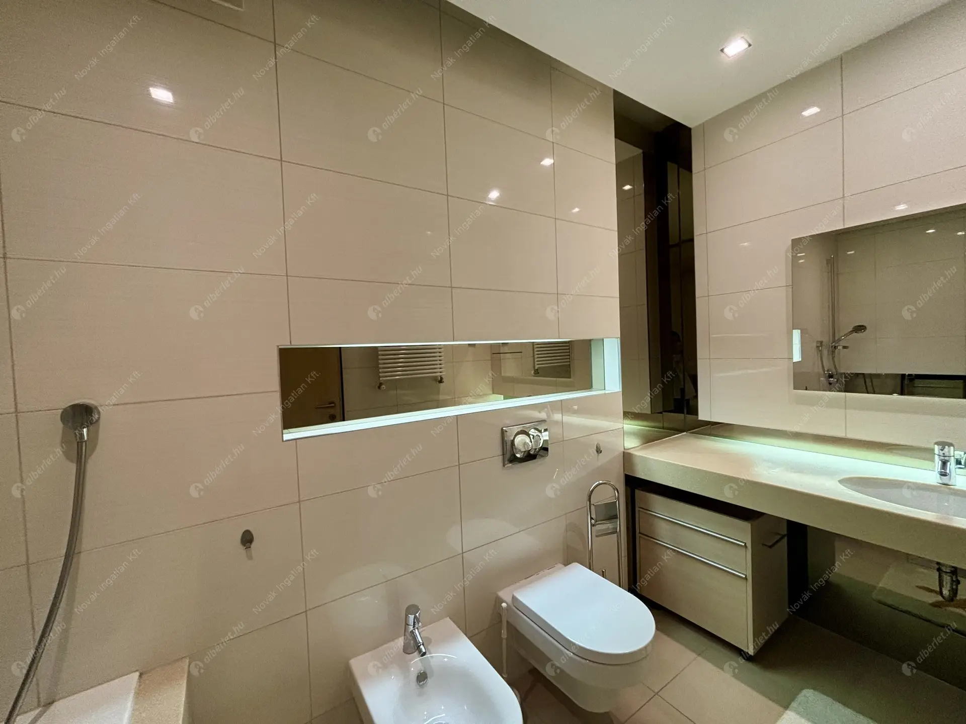 Kiadó albérlet 797000 Ft/hó áron: Budapest, V. kerület  Garibaldi utca. Mérete: 90 nm, 3 szobás | Alberlet.hu - 6333833