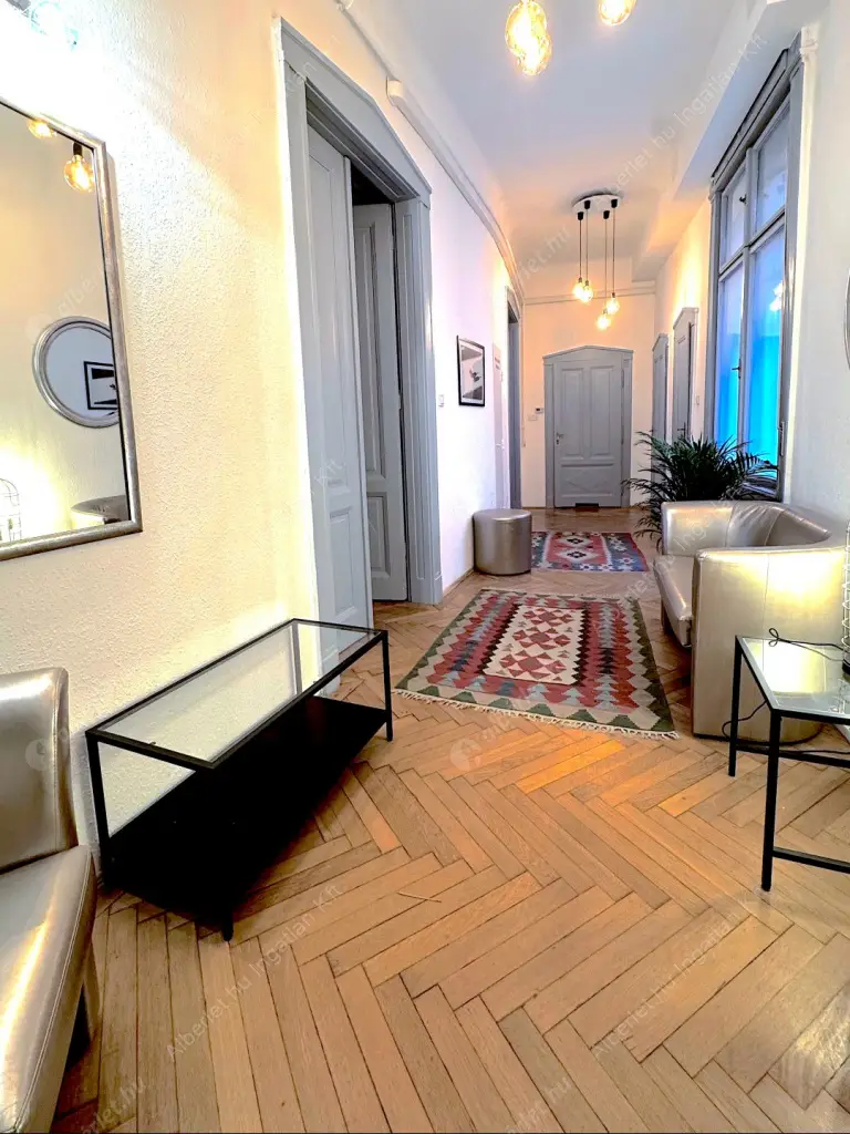 Kiadó albérlet 571000 Ft/hó áron: Budapest, V. kerület  Haris köz. Mérete: 100 nm, 3 szobás | Alberlet.hu - 6541150