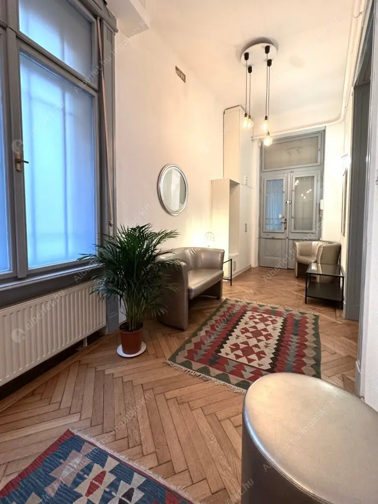 Kiadó albérlet 571000 Ft/hó áron: Budapest, V. kerület  Haris köz. Mérete: 100 nm, 3 szobás | Alberlet.hu - 6541151