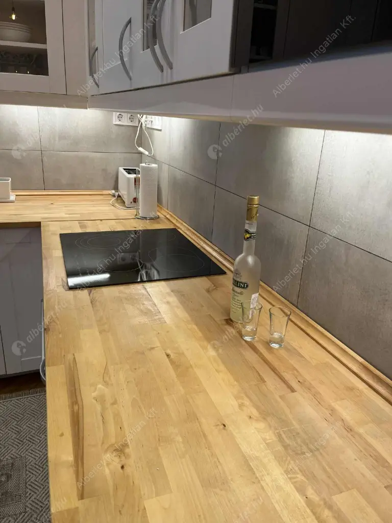 Kiadó albérlet 571000 Ft/hó áron: Budapest, V. kerület  Haris köz. Mérete: 100 nm, 3 szobás | Alberlet.hu - 6541155