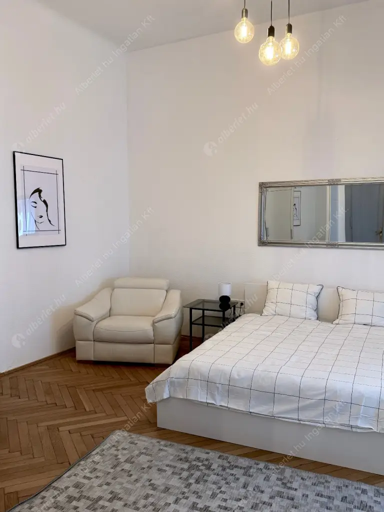 Kiadó albérlet 571000 Ft/hó áron: Budapest, V. kerület  Haris köz. Mérete: 100 nm, 3 szobás | Alberlet.hu - 6541156