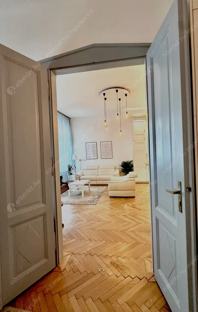 Kiadó albérlet 571000 Ft/hó áron: Budapest, V. kerület  Haris köz. Mérete: 100 nm, 3 szobás | Alberlet.hu - 6541162