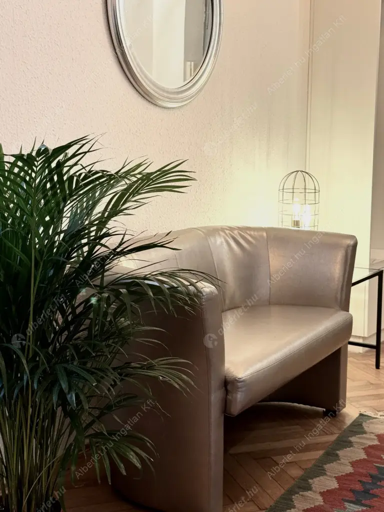 Kiadó albérlet 563000 Ft/hó áron: Budapest, V. kerület  Haris köz. Mérete: 100 nm, 3 szobás | Alberlet.hu - 6638389