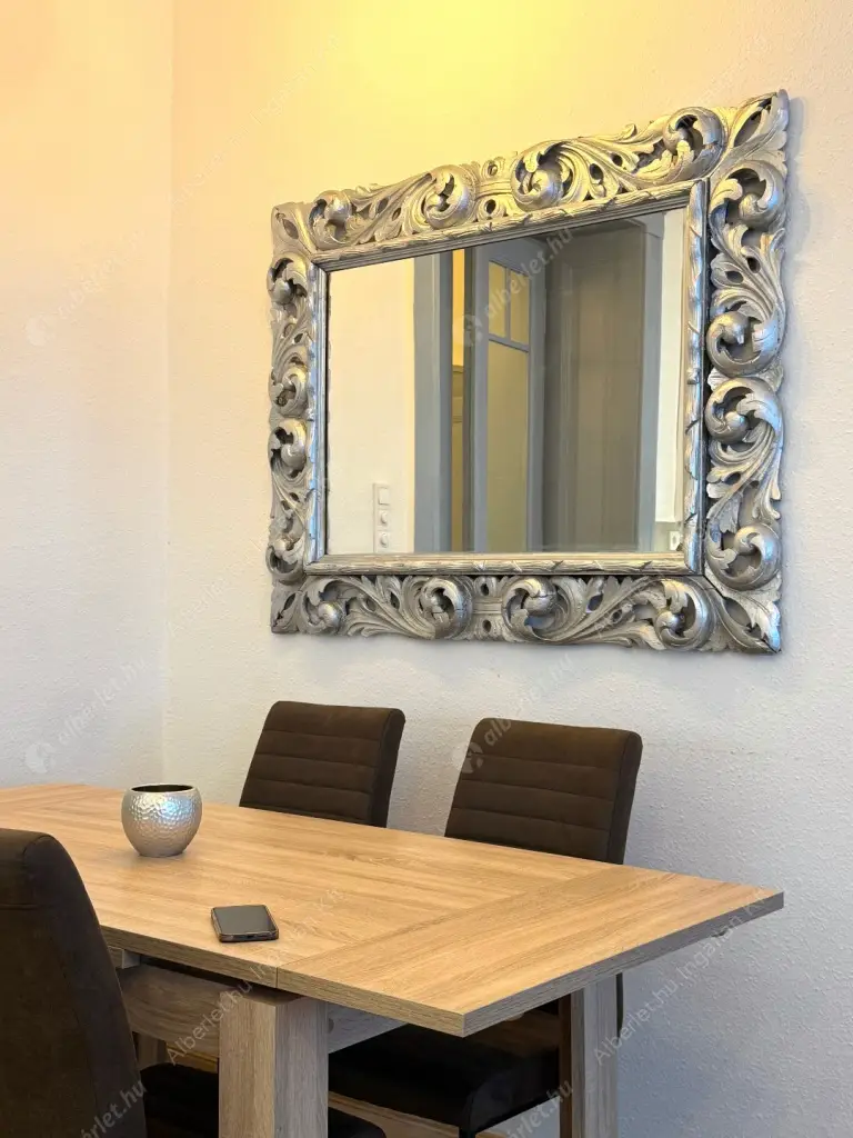 Kiadó albérlet 563000 Ft/hó áron: Budapest, V. kerület  Haris köz. Mérete: 100 nm, 3 szobás | Alberlet.hu - 6638403