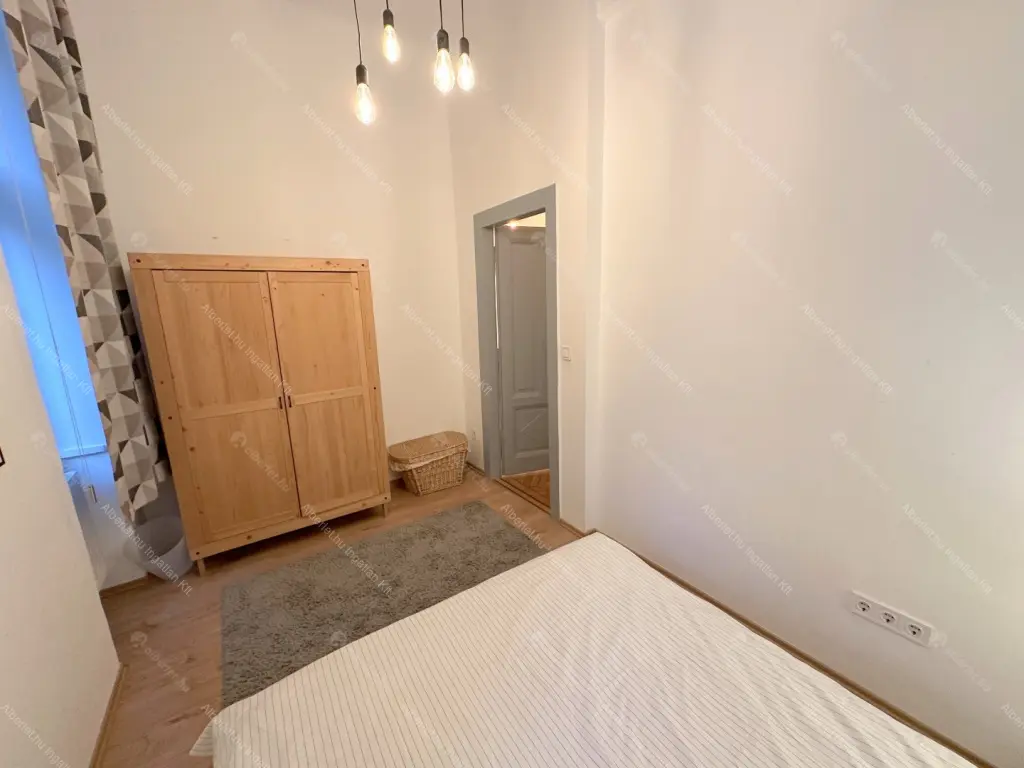 Kiadó albérlet 499000 Ft/hó áron: Budapest, V. kerület  Haris köz. Mérete: 100 nm, 3 szobás | Alberlet.hu - 6642666