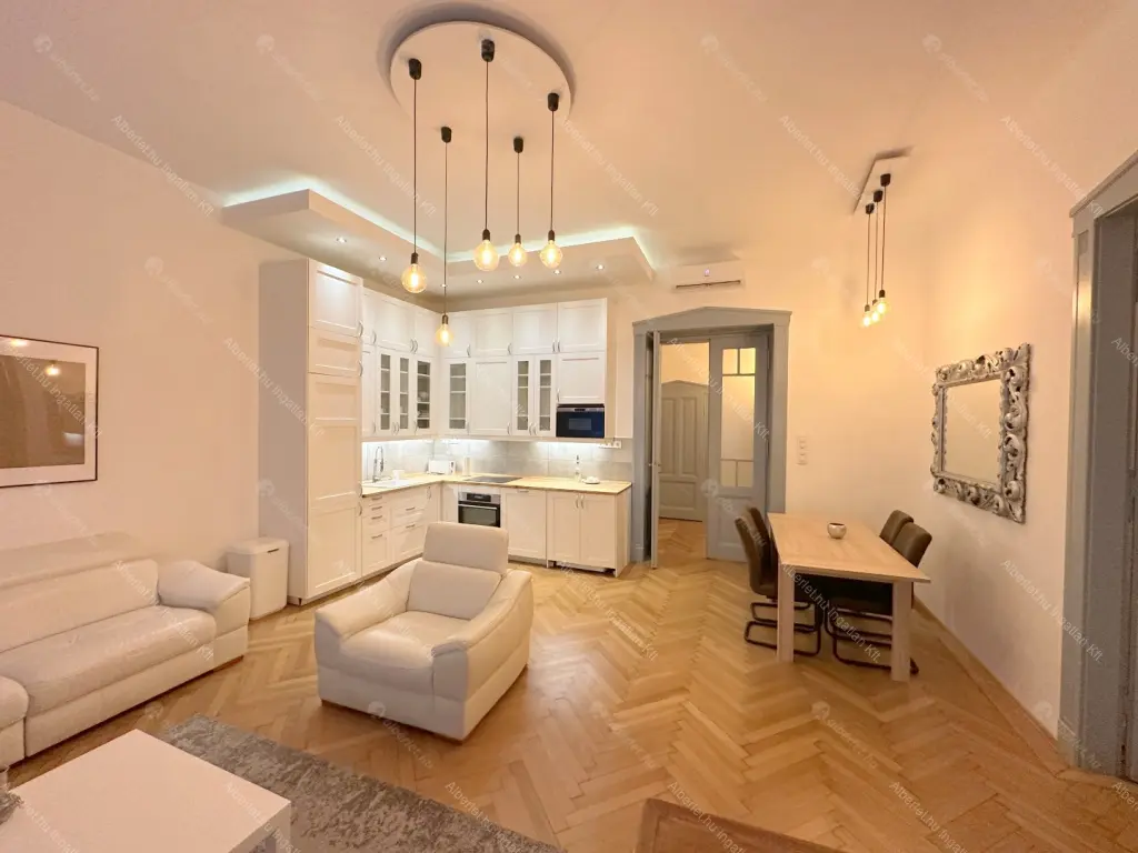 Kiadó albérlet 499000 Ft/hó áron: Budapest, V. kerület  Haris köz. Mérete: 100 nm, 3 szobás | Alberlet.hu - 6659297