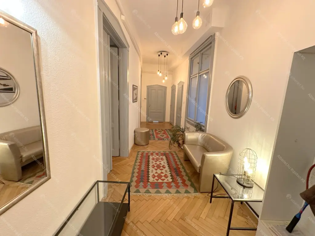 Kiadó albérlet 499000 Ft/hó áron: Budapest, V. kerület  Haris köz. Mérete: 100 nm, 3 szobás | Alberlet.hu - 6659305