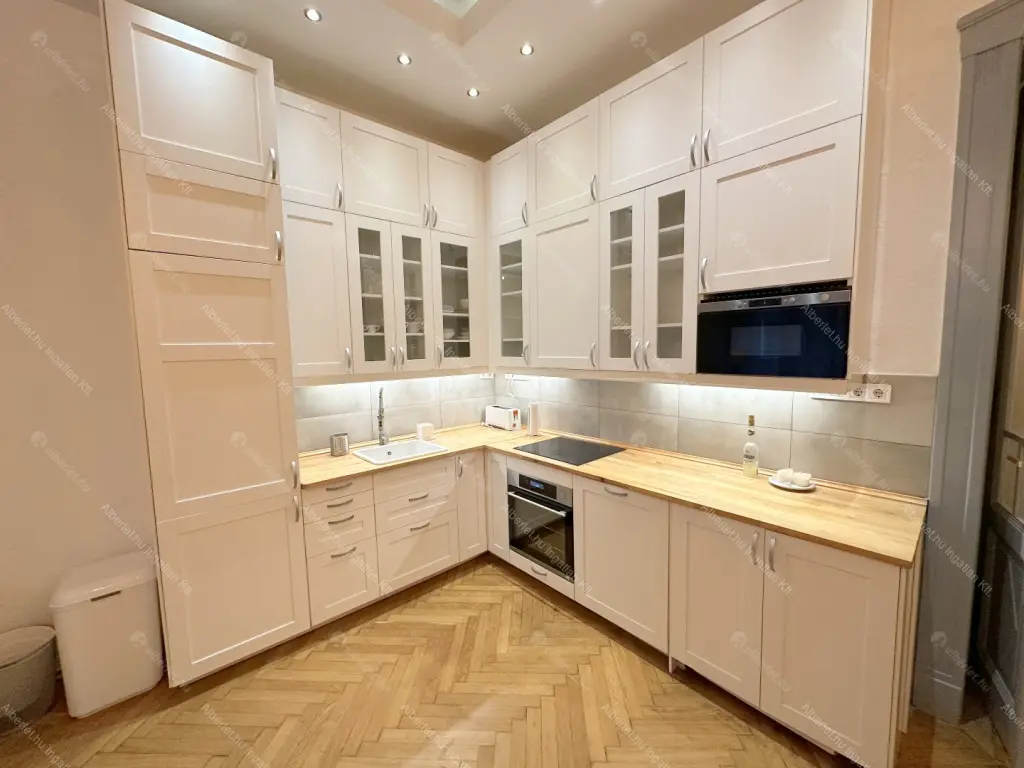 Kiadó albérlet 499000 Ft/hó áron: Budapest, V. kerület  Haris köz. Mérete: 100 nm, 3 szobás | Alberlet.hu - 6681991