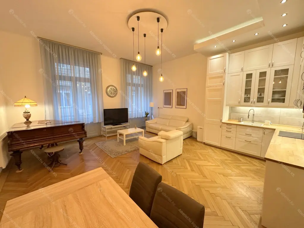 Kiadó albérlet 499000 Ft/hó áron: Budapest, V. kerület  Haris köz. Mérete: 100 nm, 3 szobás | Alberlet.hu - 6681993