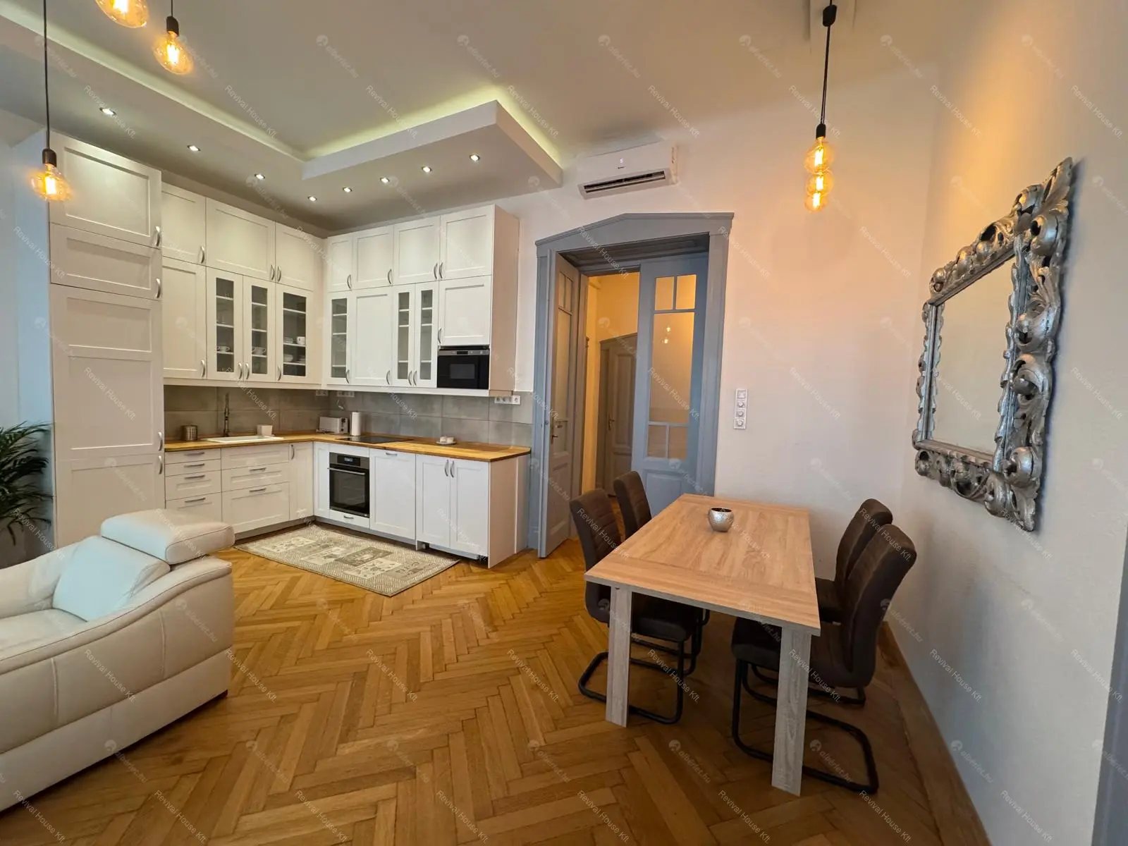 Kiadó albérlet 559000 Ft/hó áron: Budapest, V. kerület  Haris köz. Mérete: 100 nm, 3 szobás | Alberlet.hu - 6656035