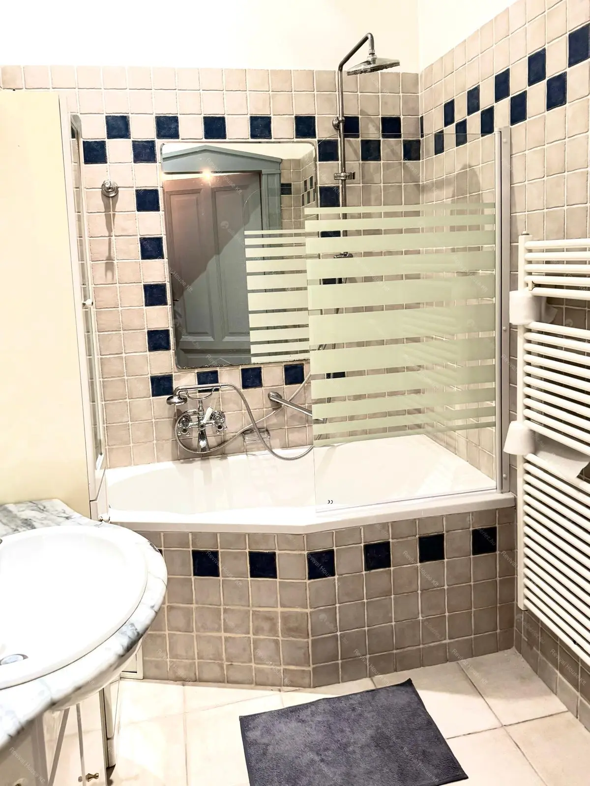 Kiadó albérlet 559000 Ft/hó áron: Budapest, V. kerület  Haris köz. Mérete: 100 nm, 3 szobás | Alberlet.hu - 6656039