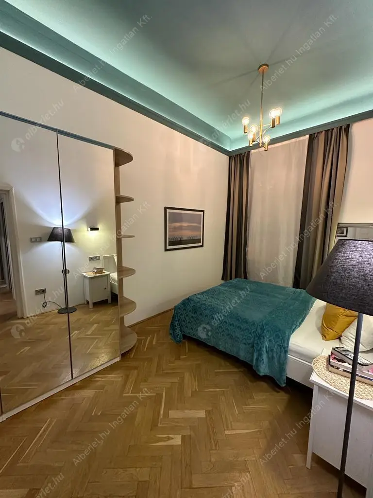 Kiadó albérlet 630000 Ft/hó áron: Budapest, V. kerület  Haris köz. Mérete: 75 nm, 3 szobás | Alberlet.hu - 6615420