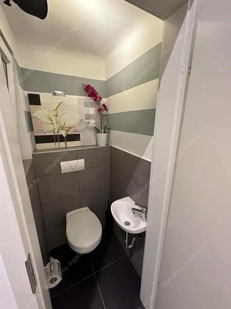 Kiadó albérlet 630000 Ft/hó áron: Budapest, V. kerület  Haris köz. Mérete: 75 nm, 3 szobás | Alberlet.hu - 6615430