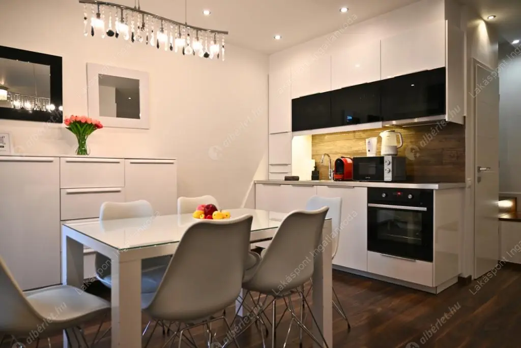 Kiadó albérlet 735000 Ft/hó áron: Budapest, V. kerület  Harmincad utca. Mérete: 100 nm, 4 szobás | Alberlet.hu - 6561559