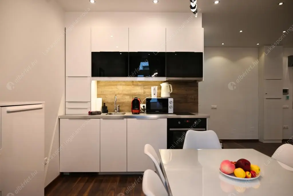 Kiadó albérlet 735000 Ft/hó áron: Budapest, V. kerület  Harmincad utca. Mérete: 100 nm, 4 szobás | Alberlet.hu - 6561561