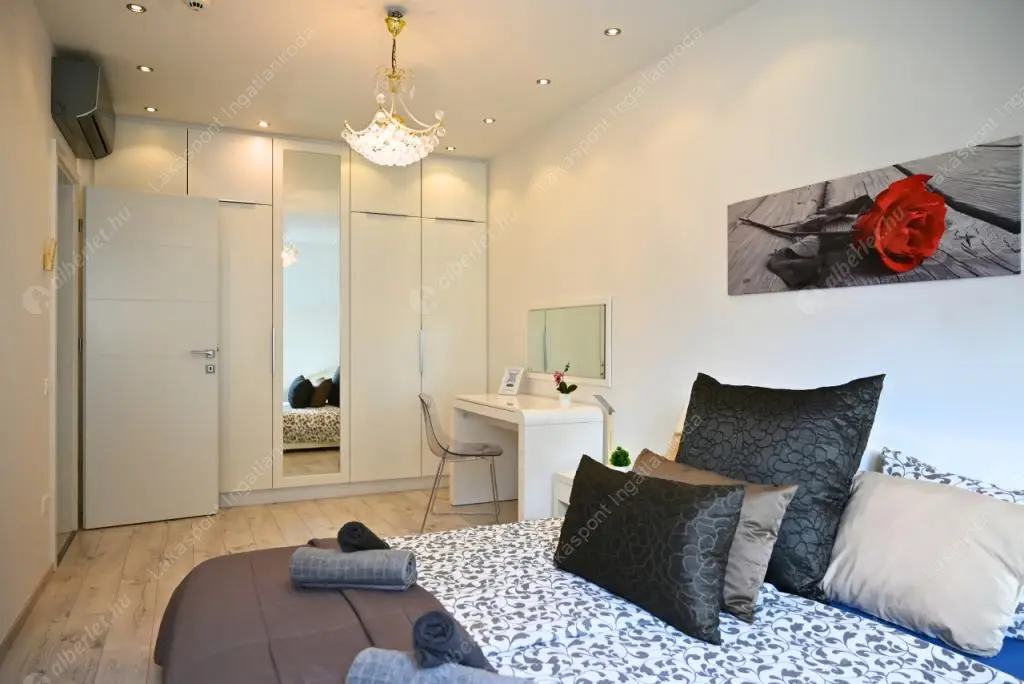 Kiadó albérlet 735000 Ft/hó áron: Budapest, V. kerület  Harmincad utca. Mérete: 100 nm, 4 szobás | Alberlet.hu - 6561566